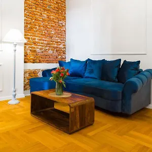 Glamorous In Heart Of Old Town Apartment